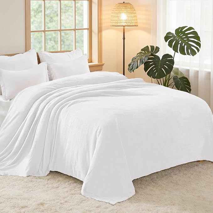 Exclusivo Mezcla Fleece Blanket Twin Size for Bed, Super Soft and Warm, All Season, Cozy, Plush, Lightweight, 60x80 Inches Pure White