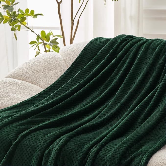 Exclusivo Mezcla Fleece Bed Blanket Queen Size, Super Soft and Warm Blankets for Couch, Sofa and Bed Waffle Textured, Cozy, Fuzzy and Lightweight (Forest Green, 90x90 Inches)
