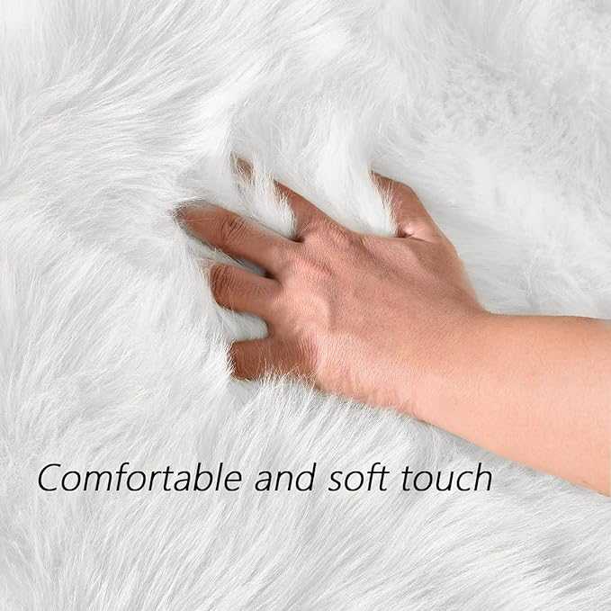 Latepis White Round Rug 5ft Faux Fur Sheepskin Circle Rug for Living Room Fluffy Washable Rug for Bedroom Teen Room Dorm Cute Room Décor
