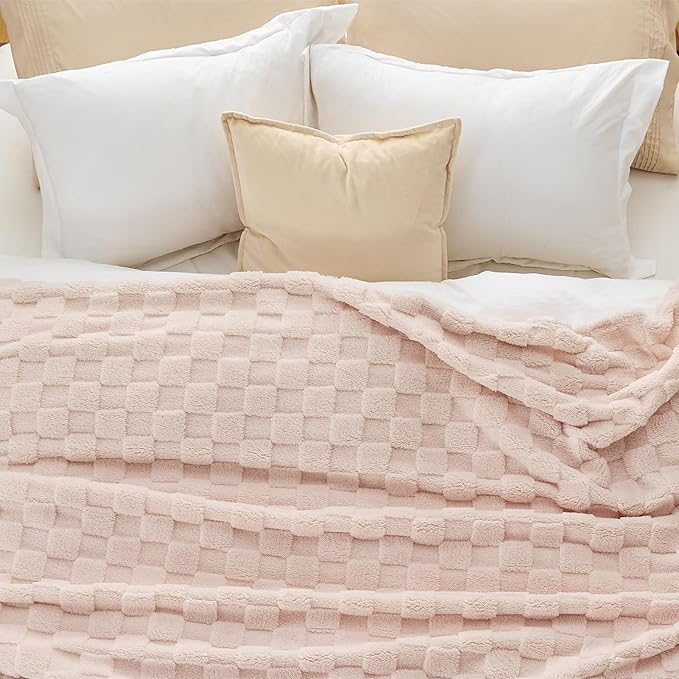 Bedsure GentleSoft King Size Blanket for Bed - Super Soft Cozy Blankets for Kids Girls, Large Fuzzy Fleece Throw for Bedroom Decor, Light Pink,108x90 Inches