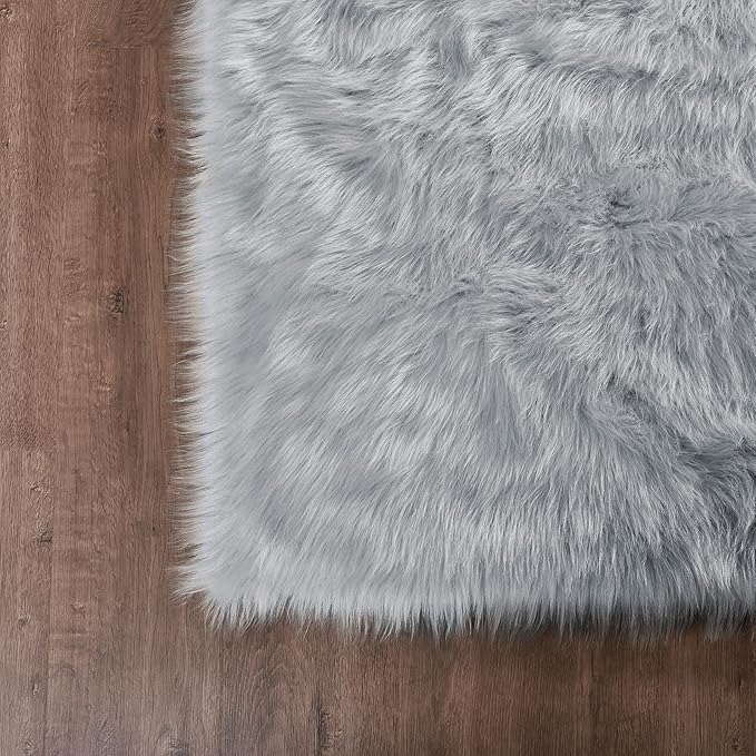 Goolela Grey Fluffy Fuzzy Furry Rug 2x3 Gray Faux Sheepskin Fur Rug for Bedroom Living Room Dorm Small Soft Bedside Carpet Plush Washable Rectangle