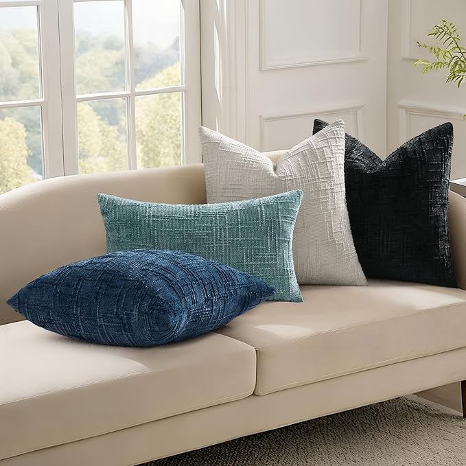 decorUhome Light Grey Chenille Throw Pillow Covers 20x20 Set of 2 Textured Soft Cozy Slubby Couch Pillow Covers Modern Farmhouse Boho Decorative Pillow Cases for Bed Sofa Living Room