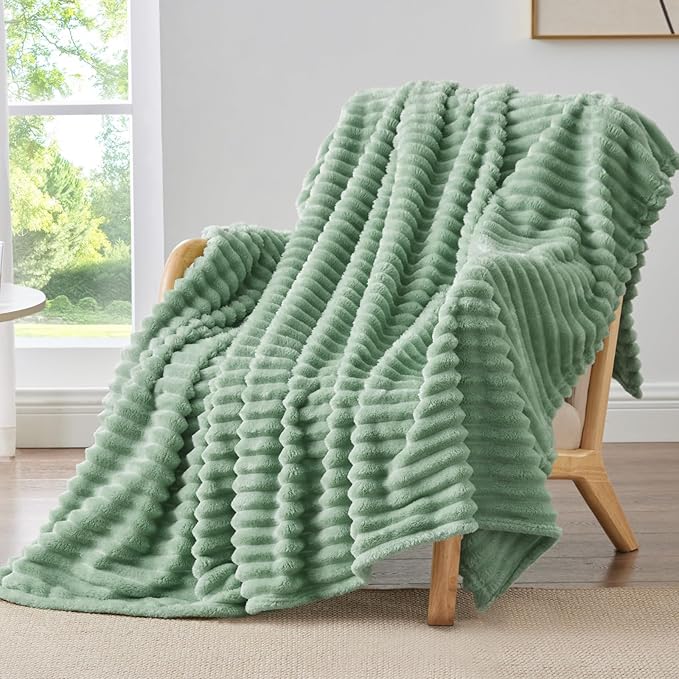 BEDELITE Fleece Green Throw Blanket for Couch - 300GSM Soft & Warm Fluffy Green Blanket, Decorative and Giftable Striped Blankets for Women, Men, 50"x60"