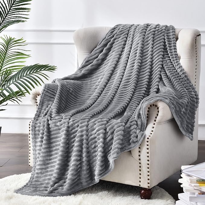 BEDELITE Fleece Throw Blanket for Couch – 3D Ribbed Jacquard Soft and Warm Decorative Fuzzy Blanket – Cozy, Fluffy, Plush Lightweight Gray Throw Blankets for Bed, Sofa, 50x70 inches