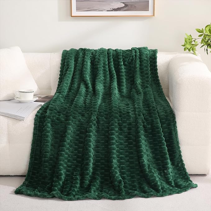Puncuntex Dark Green Throw Blanket 60"×80" inches Fuzzy 3D Jacquard Decorative Flannel Fleece Super Soft Plush Cozy Blanket for Couch Sofa Chair Lightweight