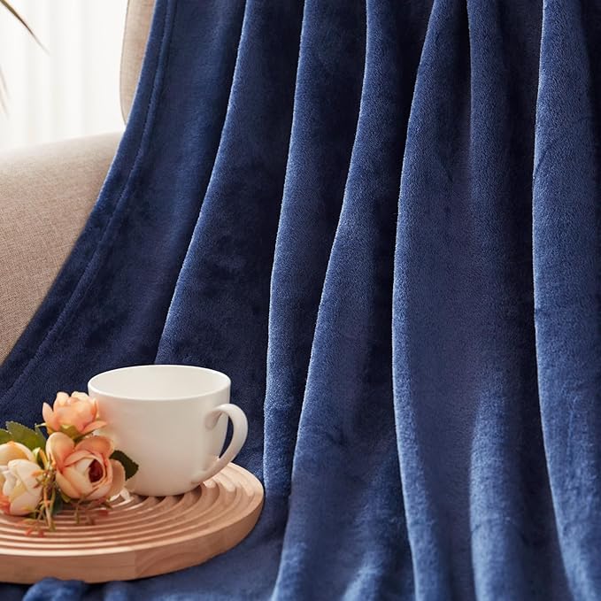 Exclusivo Mezcla Fleece Blanket Twin Size for Bed, Super Soft and Warm, All Season, Cozy, Plush, Lightweight, 90x66 Inches, Navy Blue