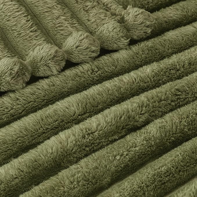 Exclusivo Mezcla Fleece Throw Blanket for Couch, Super Soft Striped Jacquard Bed Blanket, Lightweight Fuzzy Cozy for All Seasons, 50x60 Inches, Olive Green