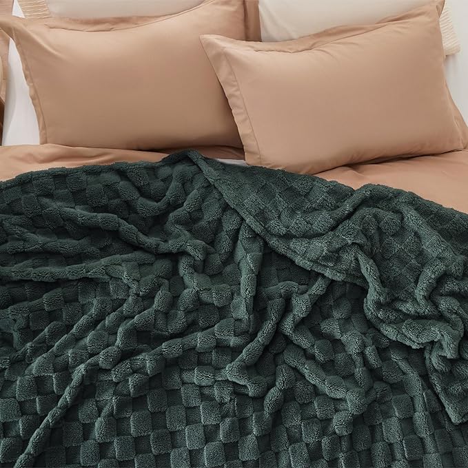 Bedsure GentleSoft Blankets Queen Size for Bed - Super Soft Cozy Spring Blanket for Kids Girls, Large Fuzzy Fleece Throw for Bedroom Decor, Dark Green, 90x90 Inches