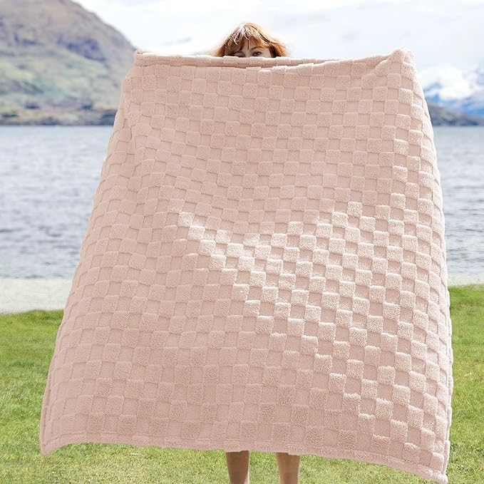 Bedsure GentleSoft Pink Throw Blanket for Couch - Checkered Fleece Blankets Gifts for Kids Girls, Cute Soft Cozy Throw for Bedroom Home Decor Gifts, 50x60 Inches